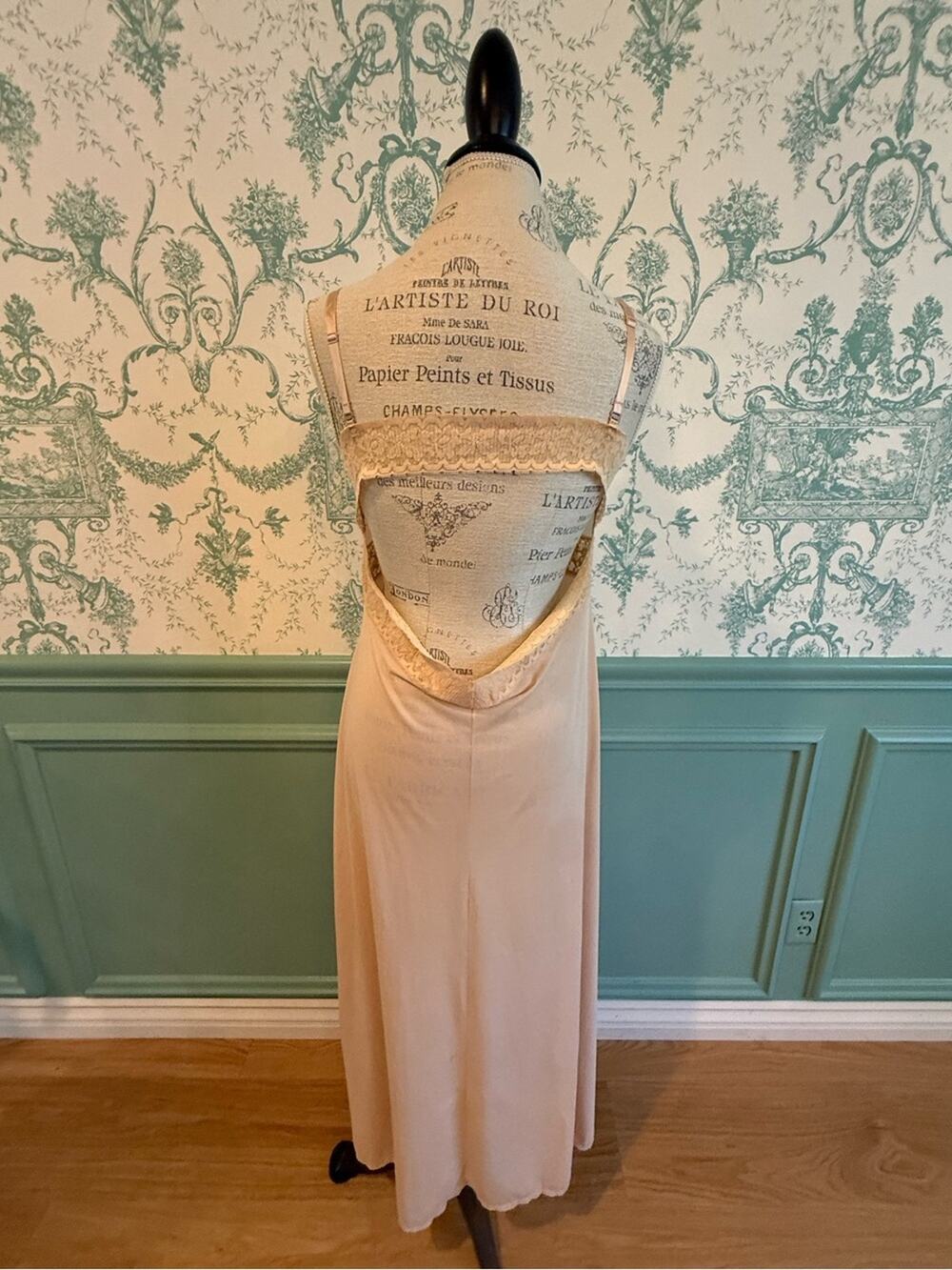 1970’s/80’s Vintage Vassarette Open-Back Slip Dress